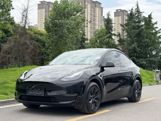 Tesla Model Y 2023 Long Range All-Wheel Drive Edition