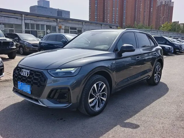 Audi Q5L 2024 Model 40 TFSI Luxury Dynamic