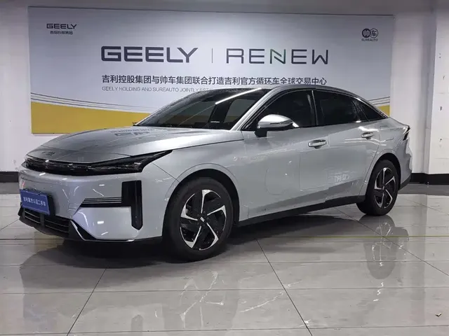 Geely Galaxy L6 2025 EM-i 140km Starship Edition