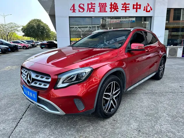 Mercedes-Benz GLA 2018 GLA 200 Fashion