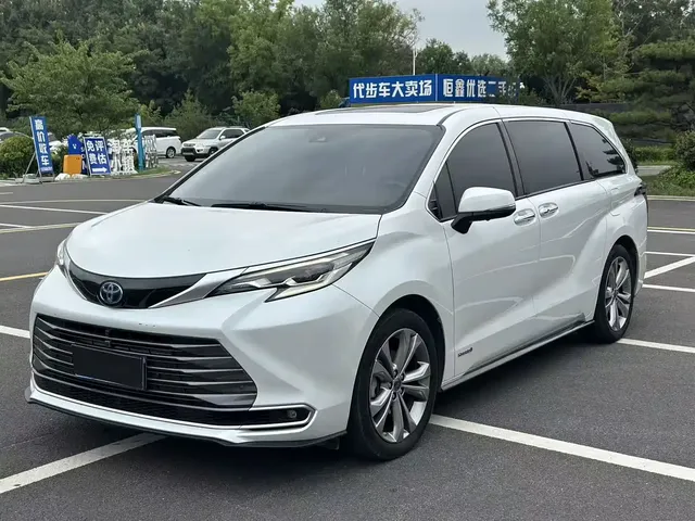 Toyota Sienna 2023 2.5L Hybrid Premium Edition