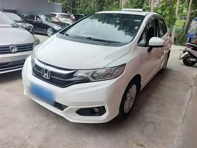 Honda Fit 2018 1.5L CVT Comfort Sunroof Edition