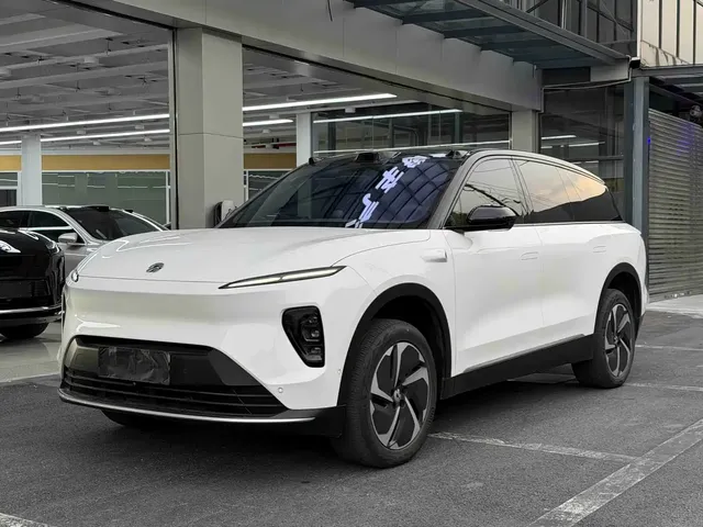 NIO ES8 2024 75kWh