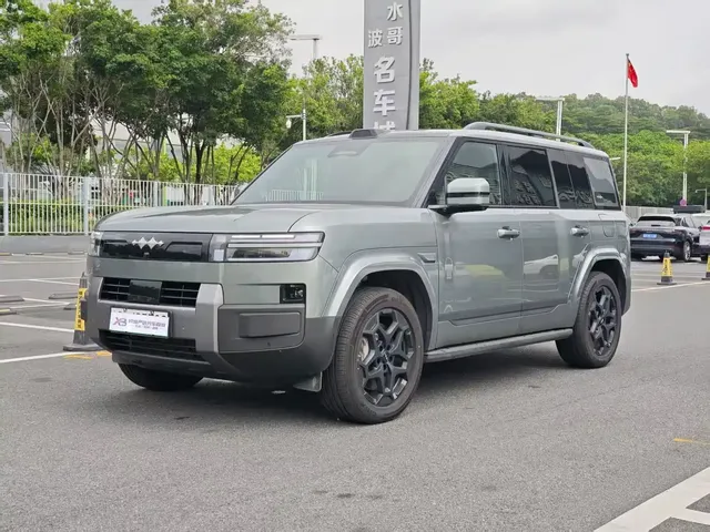 Fang Cheng Bao Titanium 7 2025 AWD Base Model