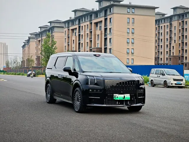 ZEEKR 009 2024 6-seat Executive AWD 108kWh