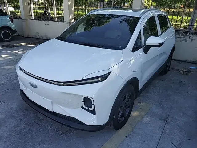 Geely Geometry E Firefly 2024 Model 401km Fluorescent