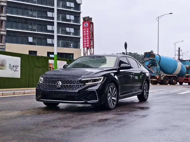 Volkswagen Passat 2022 330TSI Starlight Elite Edition