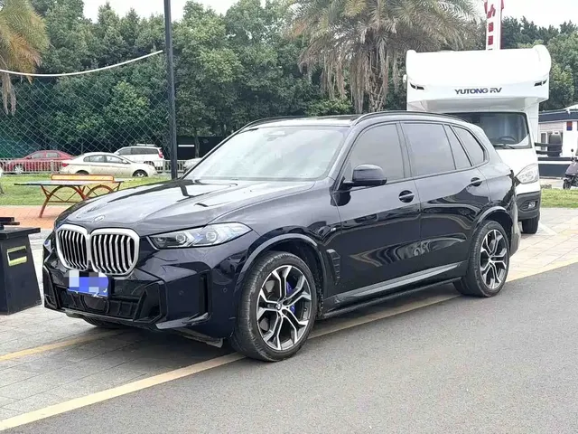 BMW X5 2023 xDrive 40Li M Sport Black Night Package