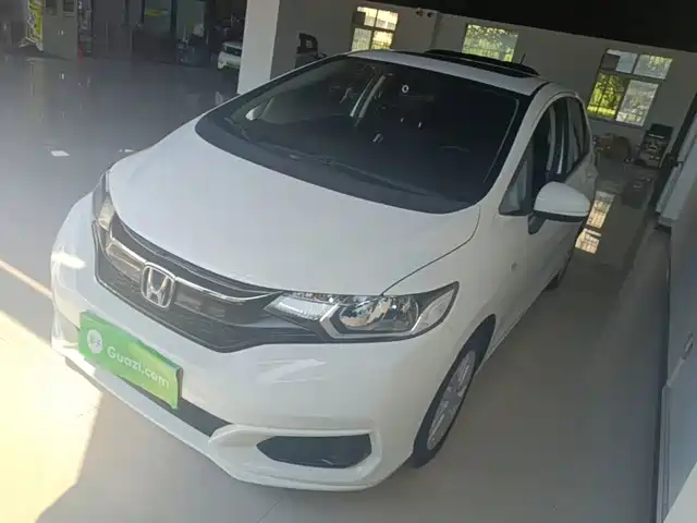 Honda Fit 2018 1.5L CVT Comfort Sunroof Edition