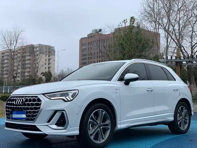 Audi Q3 2024 40 TFSI Fashion Sport