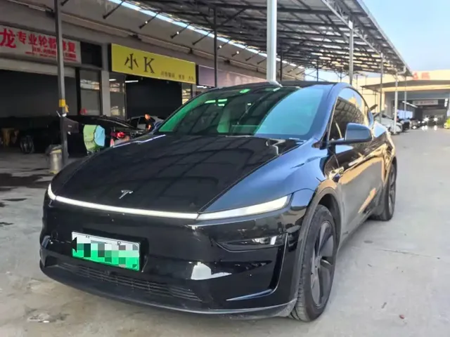 Tesla Model Y 2025 Facelift Long Range All-Wheel Drive