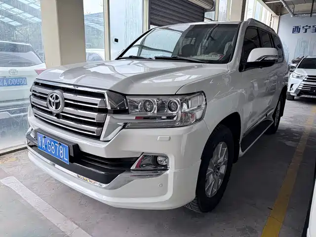 Toyota Land Cruiser (Import) 2018 LC76 4.0L Middle East Version