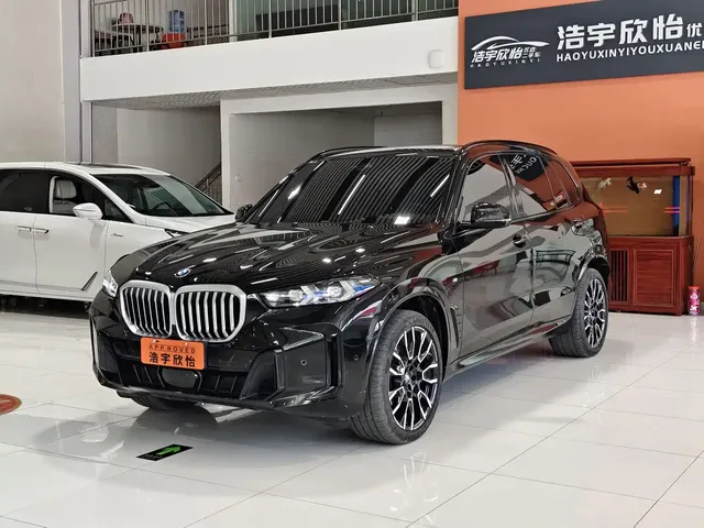 BMW X5 2023 xDrive 40Li M Sport Black Night Package