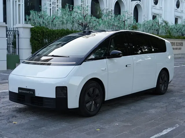 Li Auto MEGA 2024 Ultra