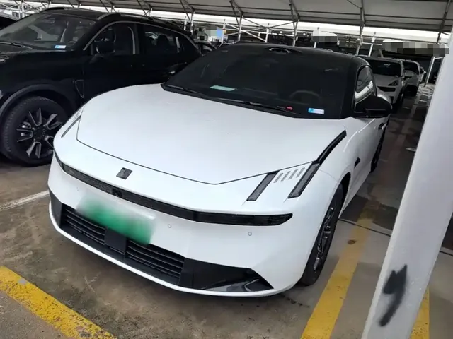 Lynk & Co 10 EM-P 2025 Model 120km Base Version