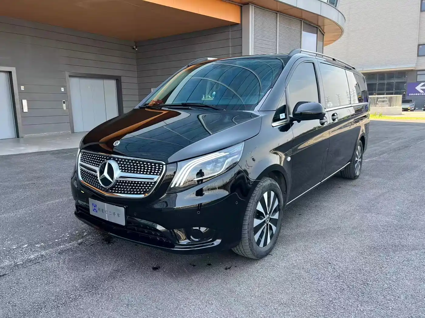 Mercedes-Benz Vito 2023 2.0T Business 7-Seater