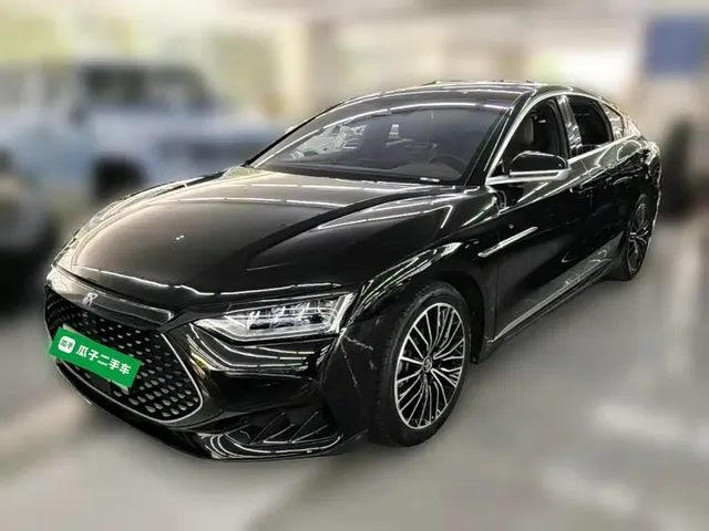 BYD Han 2023 DM-i Champion Edition 121KM Honor