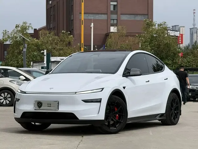 Tesla Model Y 2025 Facelift Long Range All-Wheel Drive