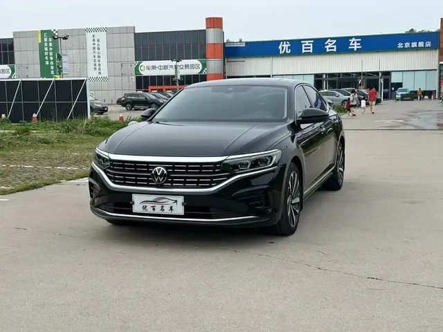 Volkswagen Passat 2023 Facelift 330TSI Premium Edition