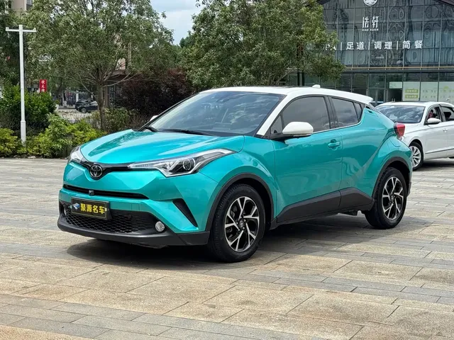 Toyota C-HR 2020 Model 2.0L Leading