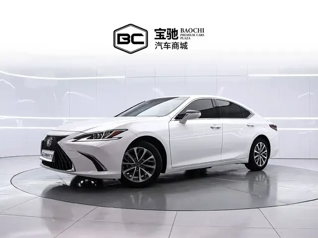 Lexus ES 2021 300h Excellence Edition