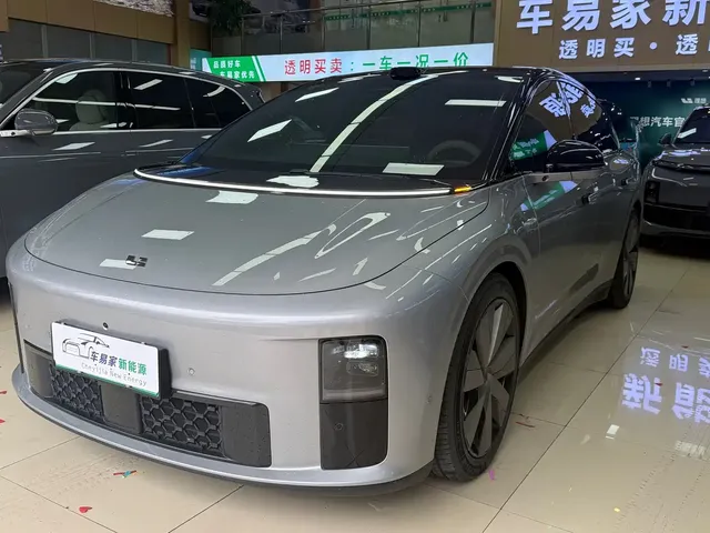 Li Auto i6 2025 4WD Base Model