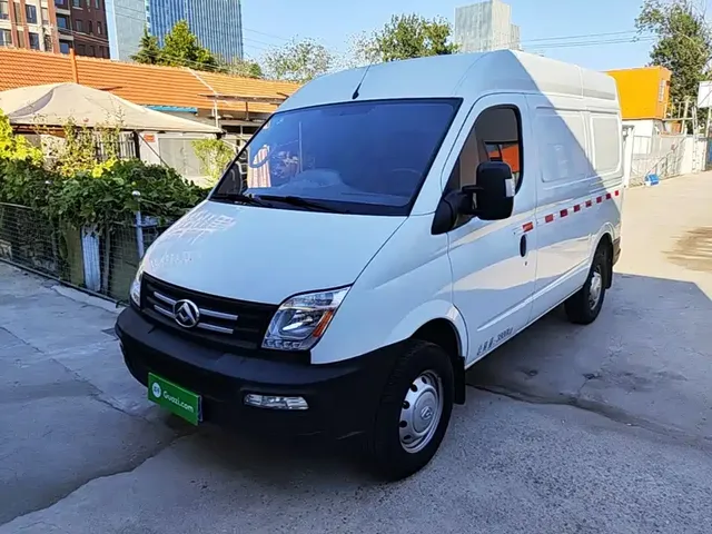 SAIC Maxus Xintu V80 2020 2.5T Manual Classic City Delivery King Short Wheelbase Medium Roof 2/3-seater