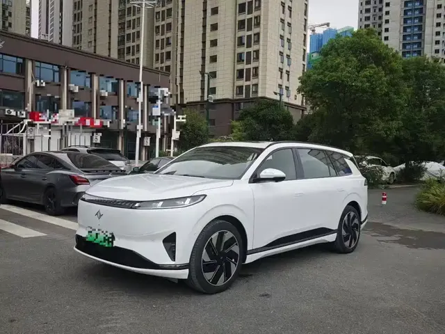 Dongfeng Yipai eπ008 2024 636Max Pure Electric 6-Seater
