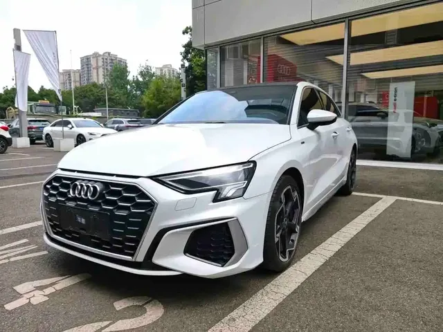 Audi A3 2023 Facelift Sportback 35 TFSI Luxury Sport