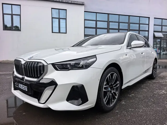 BMW 5 Series 2024 530Li Leading M Sport Package