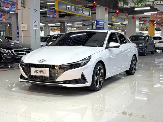 Hyundai Elantra 2022 240TGDi DCT LUX Premium Edition