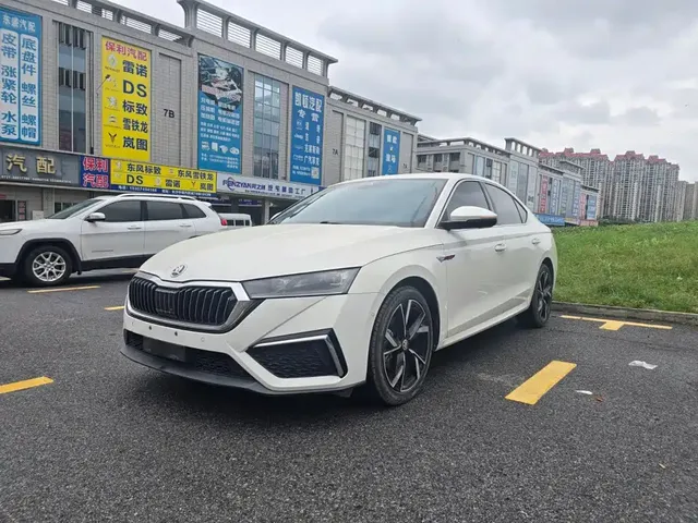 Škoda Octavia 2022 PRO TSI280 Luxury Edition
