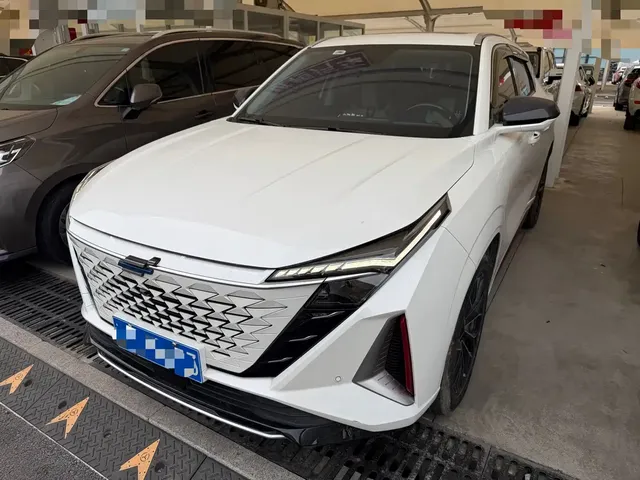 Changan Oshan Z6 2022 Blue Whale 1.5T DCT Intelligent Leader
