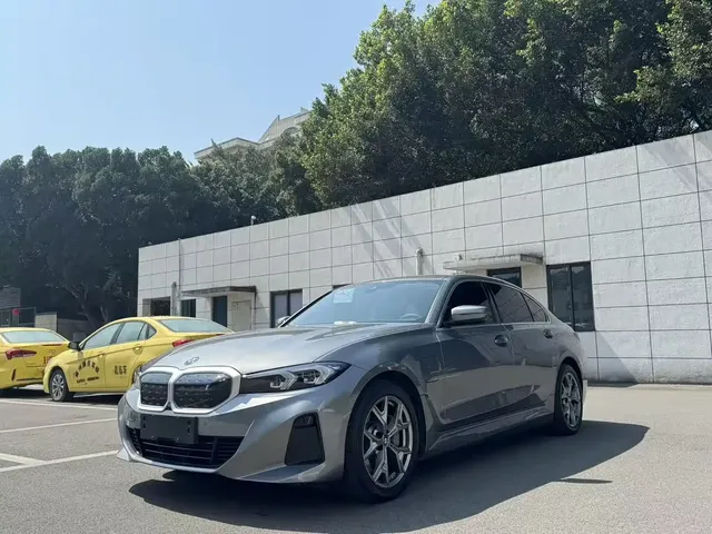 BMW i3 2022 eDrive 35 L