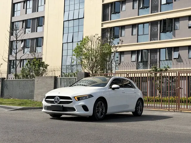 Mercedes-Benz A-Class (Import) 2019 A 200 Dynamic Version