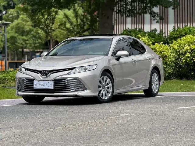 Toyota Camry 2018 2.0G Luxury Edition
