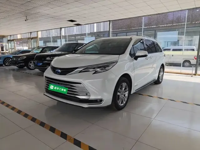 Toyota Sienna 2021 2.5L Hybrid Platinum Edition