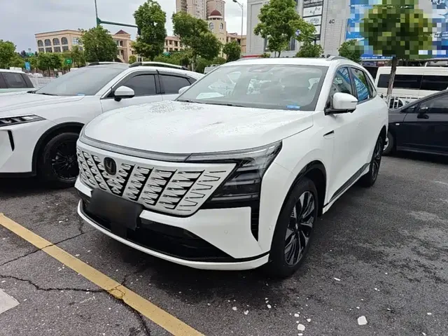 Changan CS75 PLUS 2025 4th Gen UItra 2.0T New Blue Whale Smart Power Type