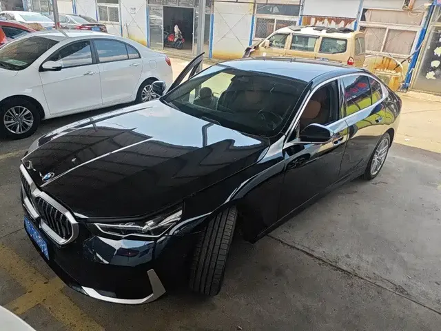 BMW 5 Series 2024 525Li M Sport Package