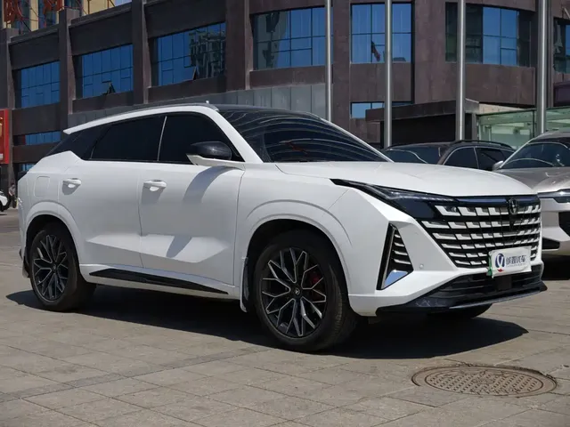 Changan UNI-Z New Energy 2025 Smart New Blue Whale 125km Warship Edition