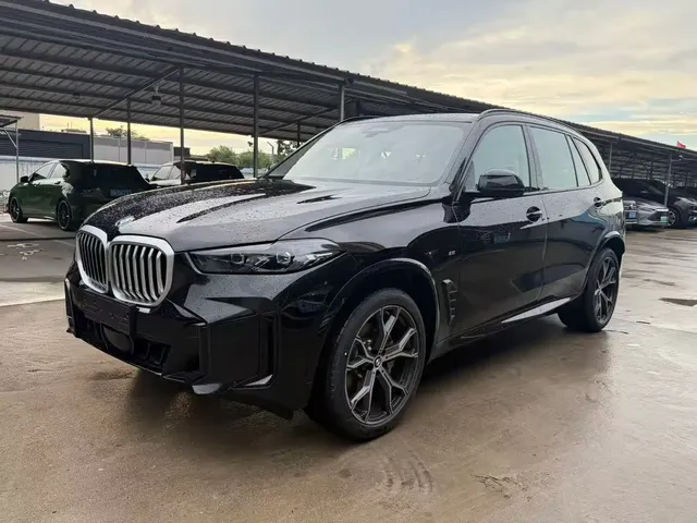 BMW X5 2026 Facelift xDrive 30Li Exclusive M Sport Shadowline Package
