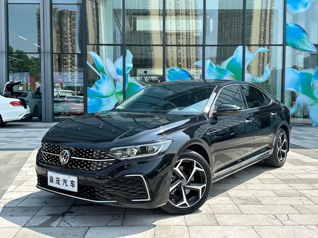 Volkswagen Passat 2025 Outstanding 380TSI Starlight Dragon Soaring Edition
