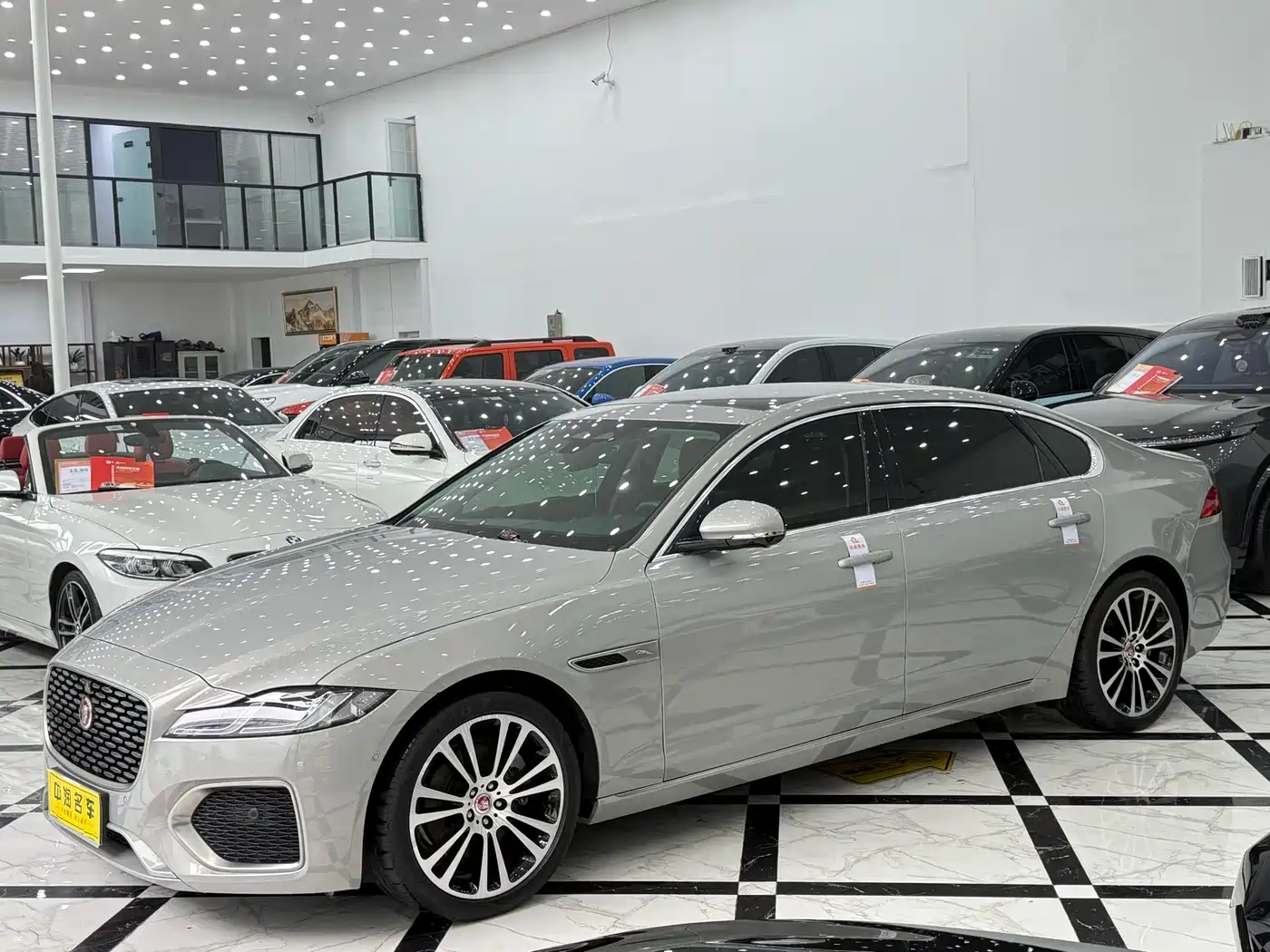 Jaguar XFL 2024 2.0T P250 2WD Premium Luxury