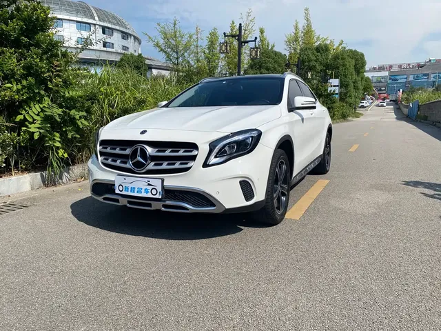 Mercedes-Benz GLA 2018 GLA 200 Fashion