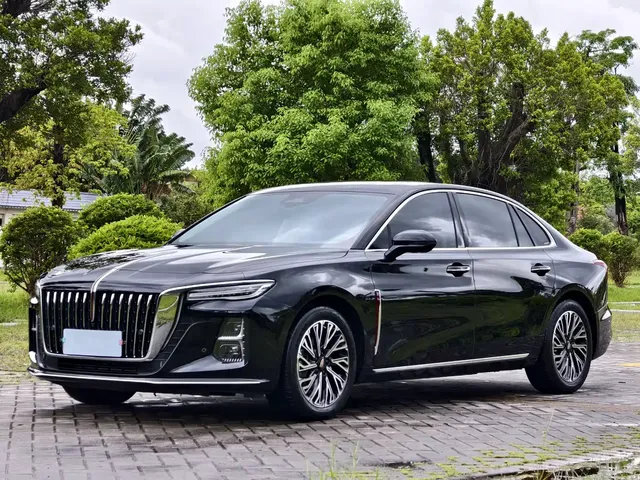 Hongqi H5 2024 2.0T Automatic Smart Connect Flag Smooth Edition