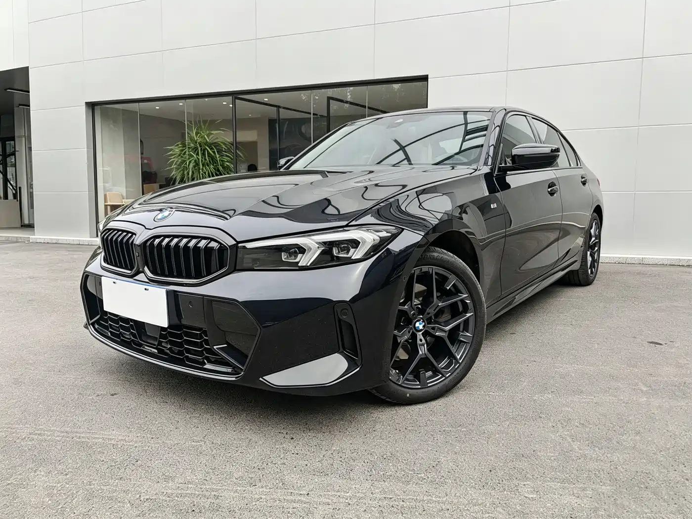 BMW 3 Series 2026 330Li M Sport Shadowline Package