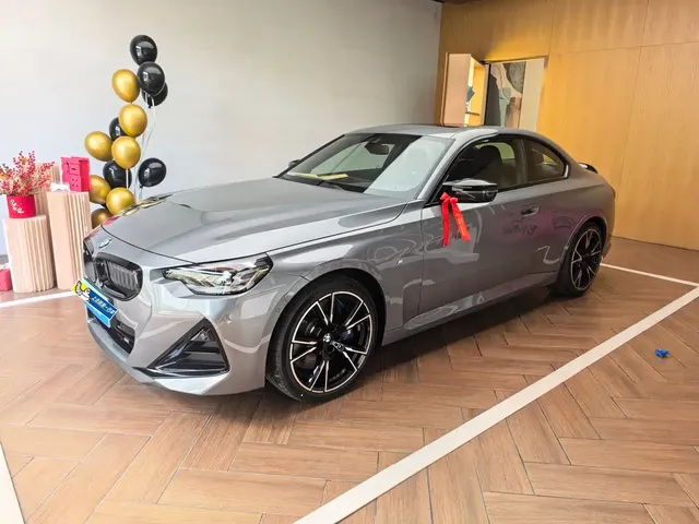 BMW M240i 2026 M240i xDrive