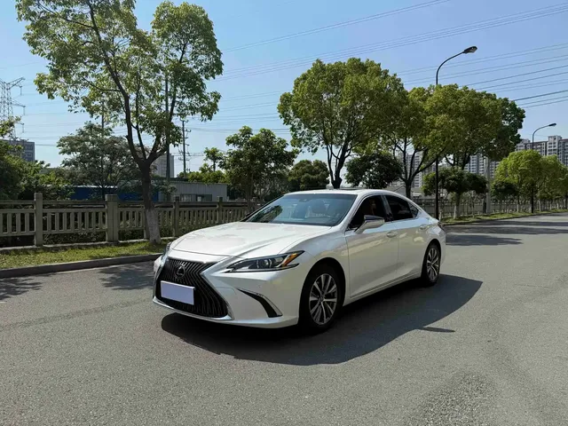 Lexus ES 2020 200 Excellence