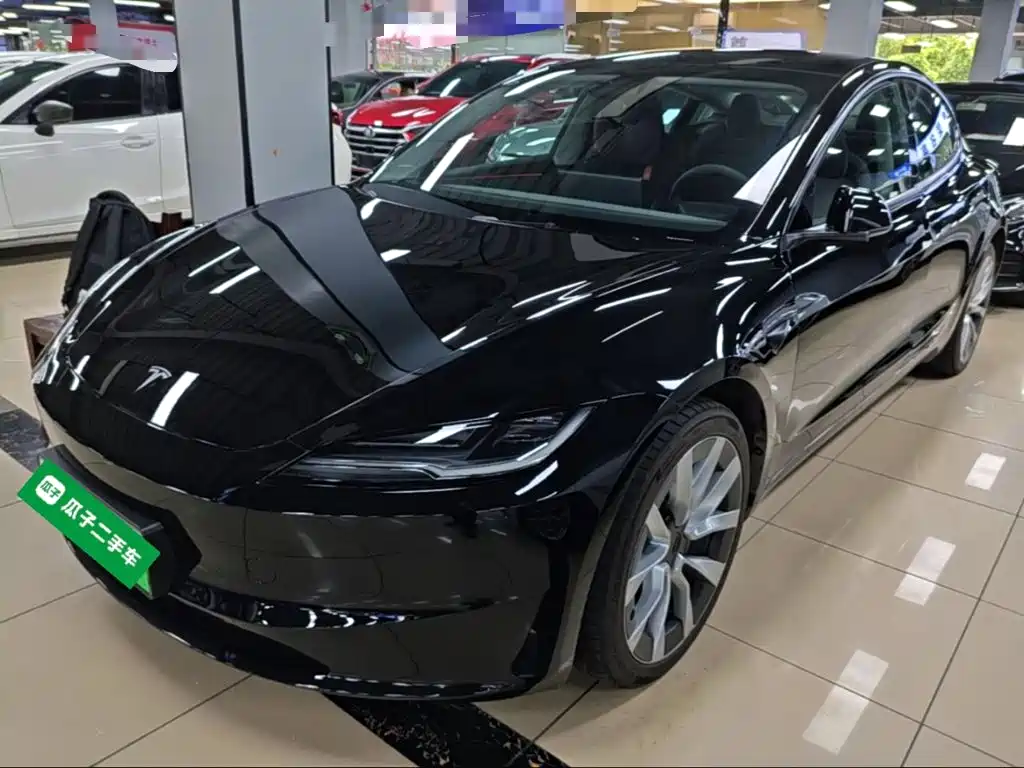 Tesla Model 3 2025 Model Year Facelift Rear-Wheel Drive