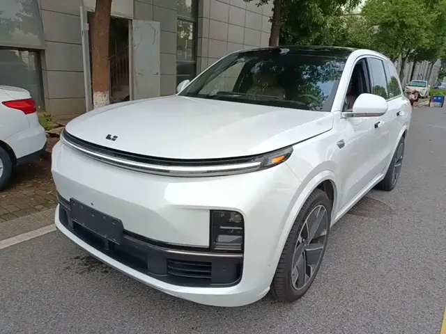 Li Auto Li L8 2025 Max Smart Renewal Edition